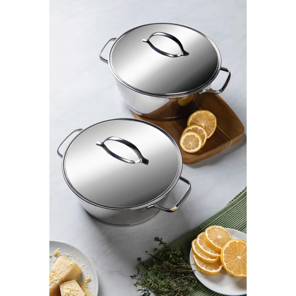 Cacerola profunda con tapa Tramontina Allegra de acero inoxidable triple fondo 16 cm 1.5 L para inducción — imagen 4 de 4
