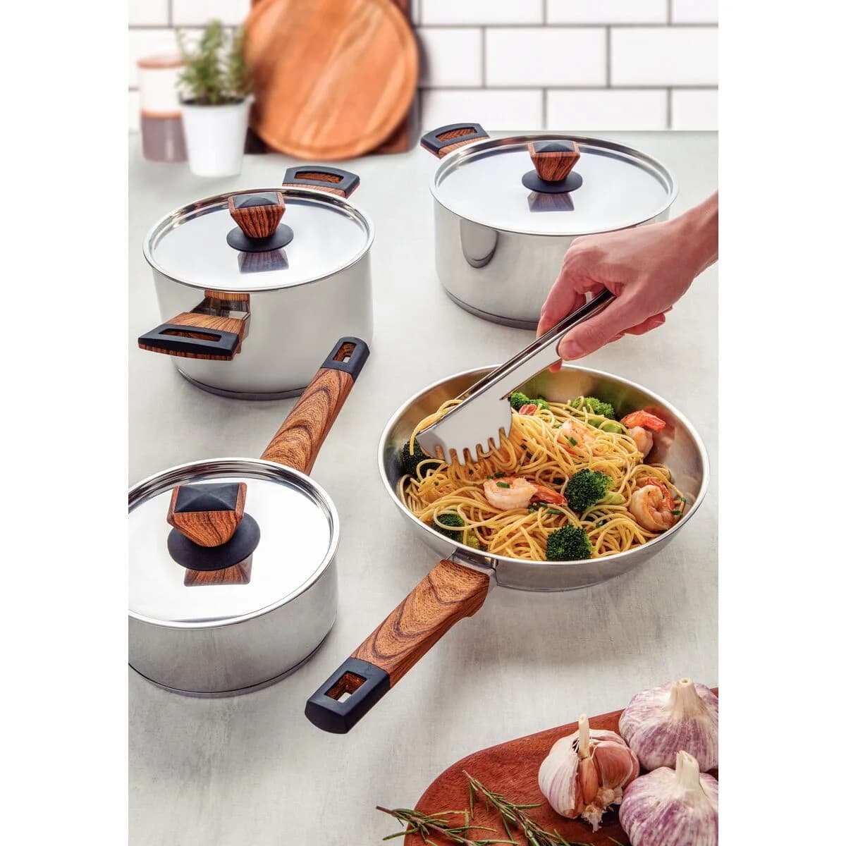 Pinza para pasta Tramontina Utility de acero inoxidable 20.8 cm — imagen 4 de 6