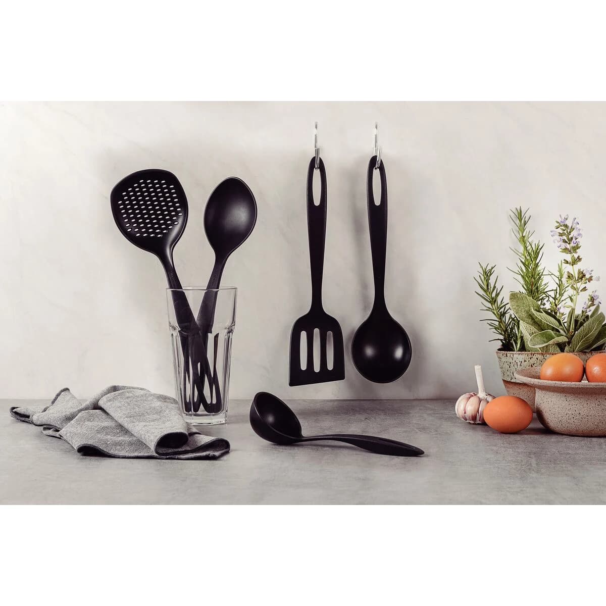 Juego de utensilios Tramontina Ability de nylon 5 piezas color negro — imagen 3 de 3