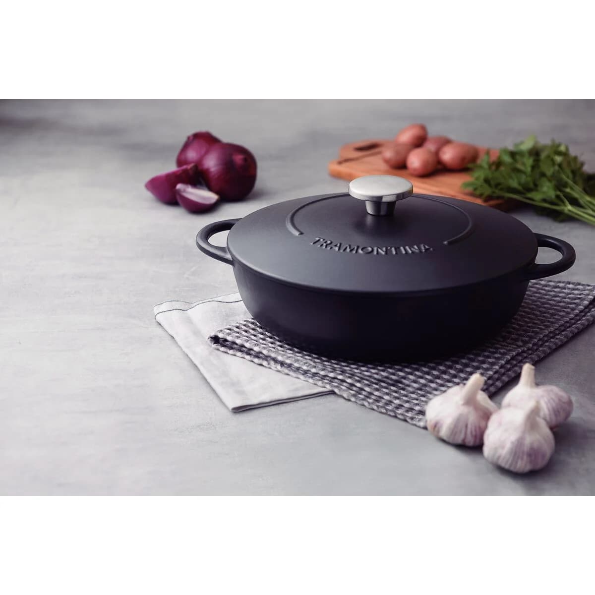 Arrocera de hierro esmaltado con tapa Tramontina Trento inducción 28 cm 4.1 L — imagen 4 de 6