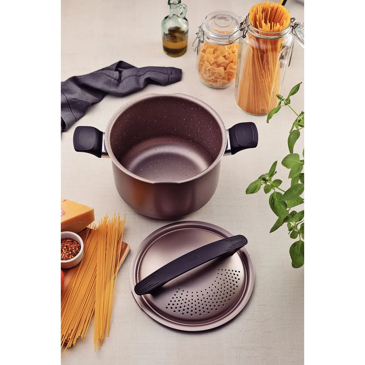 Olla Pasta Tramontina Milazzo Antiadherente 22 CM 5,70 Lts — imagen 5 de 10