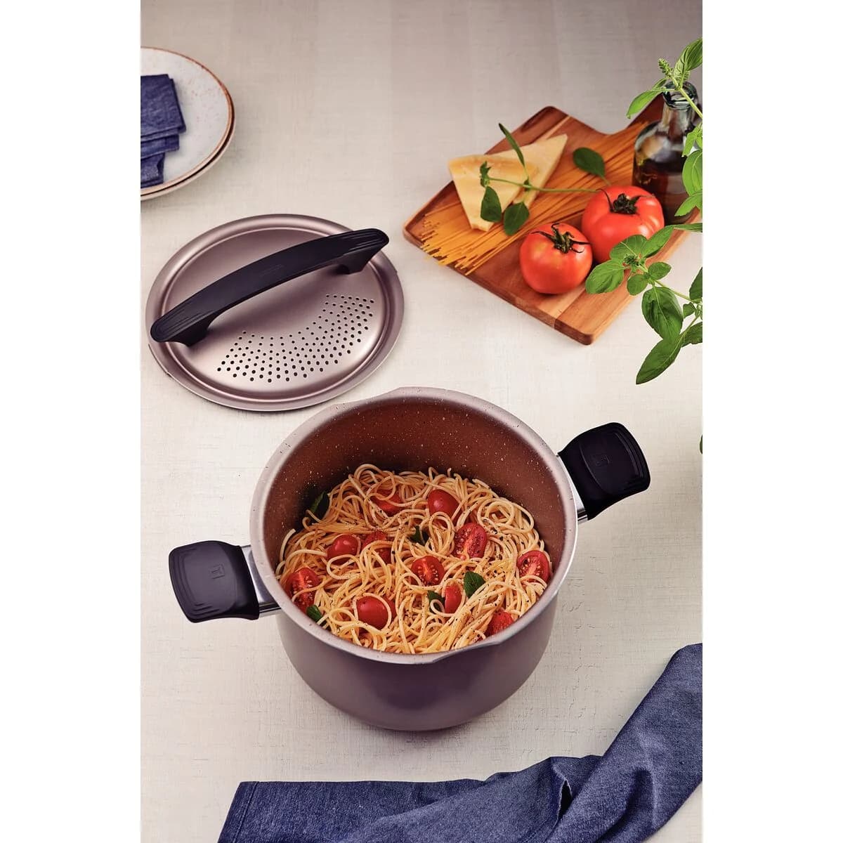 Olla Pasta Tramontina Milazzo Antiadherente 22 CM 5,70 Lts — imagen 7 de 10