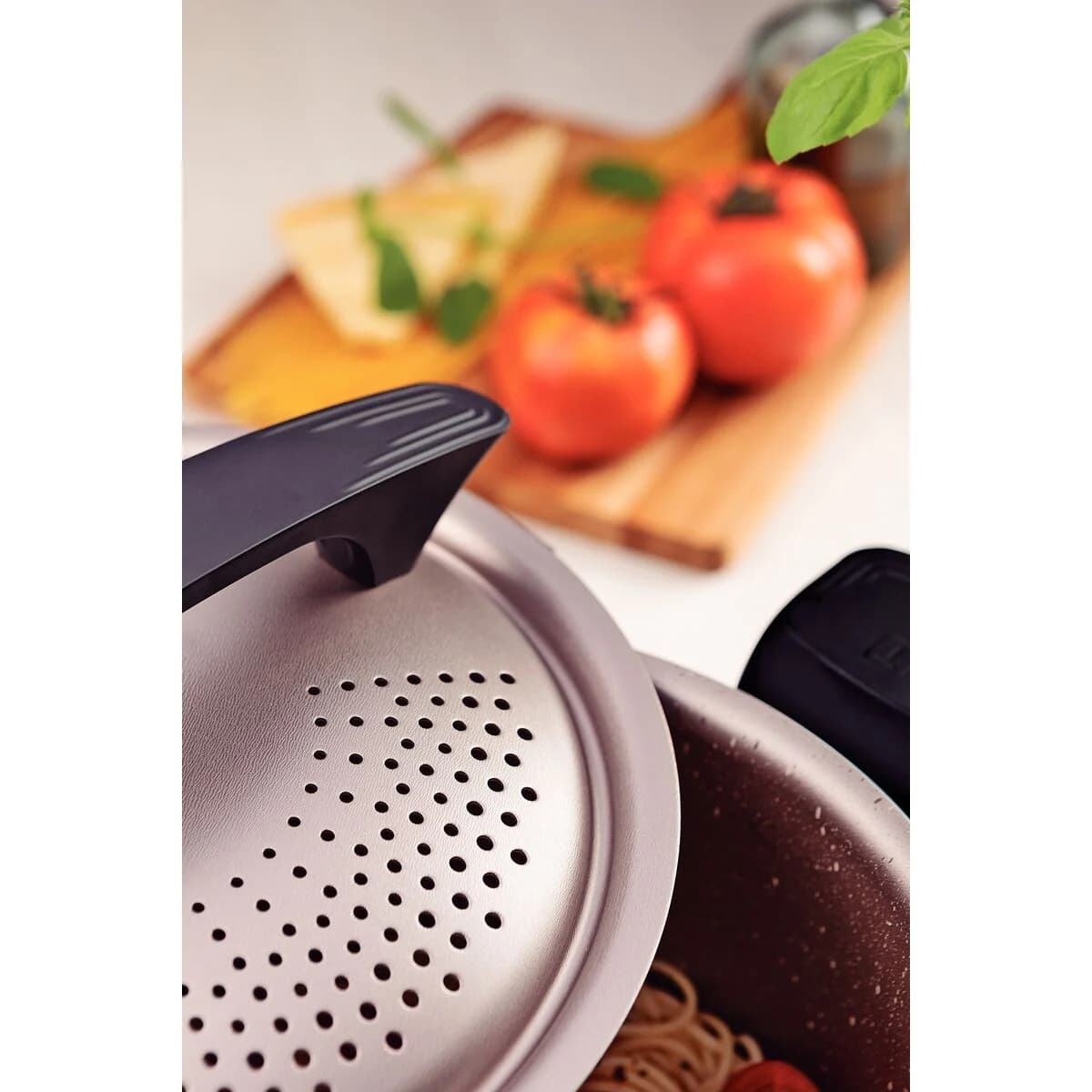 Olla Pasta Tramontina Milazzo Antiadherente 22 CM 5,70 Lts — imagen 9 de 10