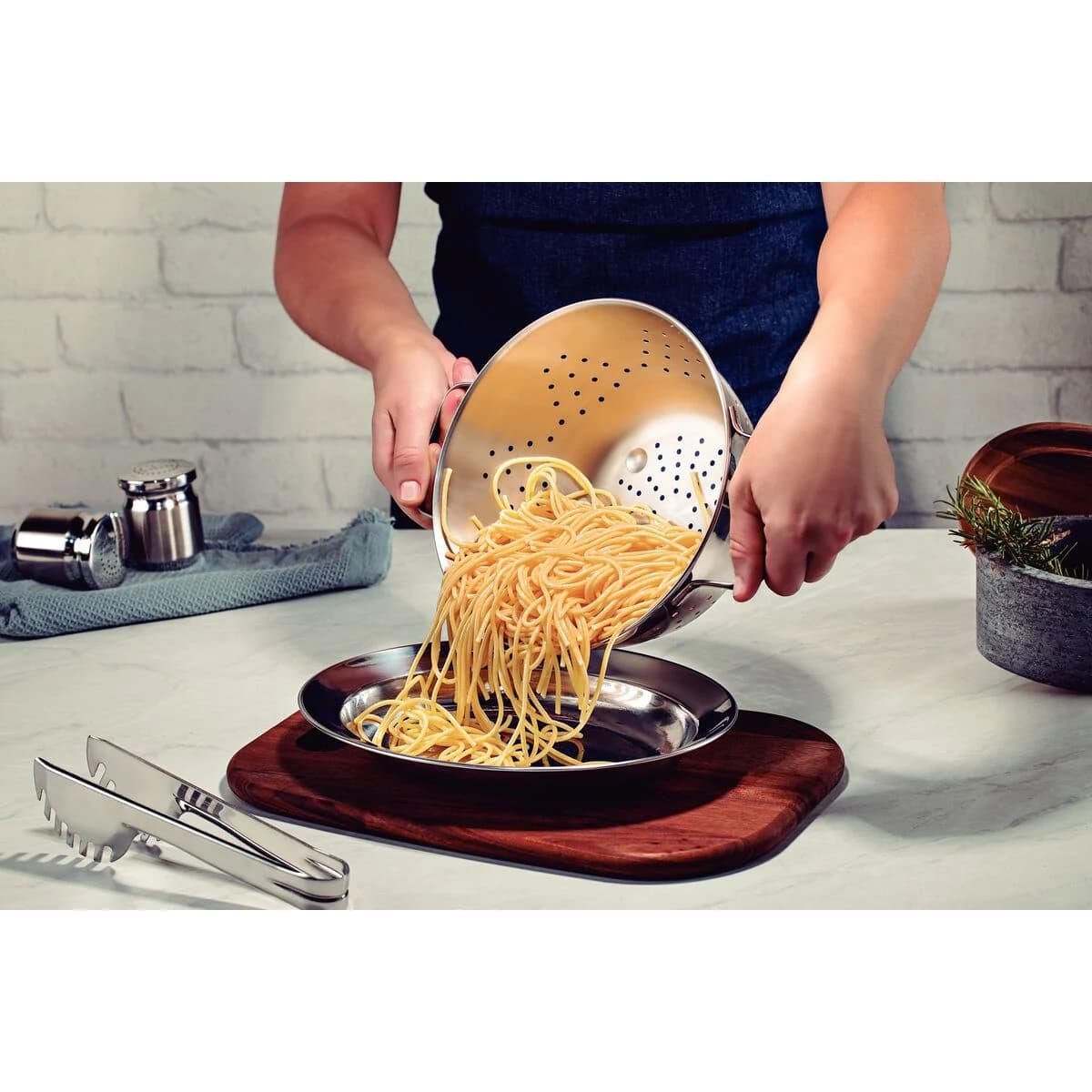 Colador para pastas Tramontina Service de acero inoxidable 20 cm 2.35 L — imagen 2 de 2