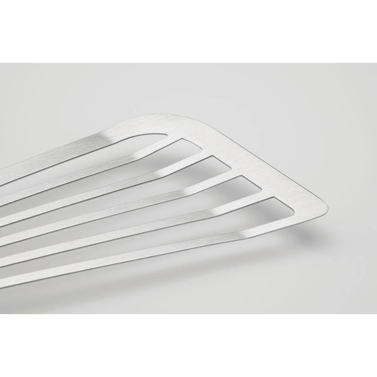 Espátula de cocina Tramontina Marffim de acero inoxidable 29.5 cm — imagen 5 de 9