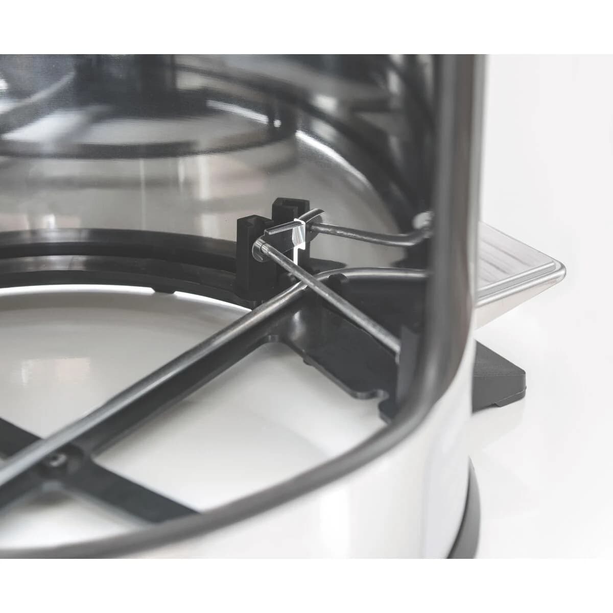Basurero con pedal Tramontina Brasil de acero inoxidable 30 L — imagen 4 de 8