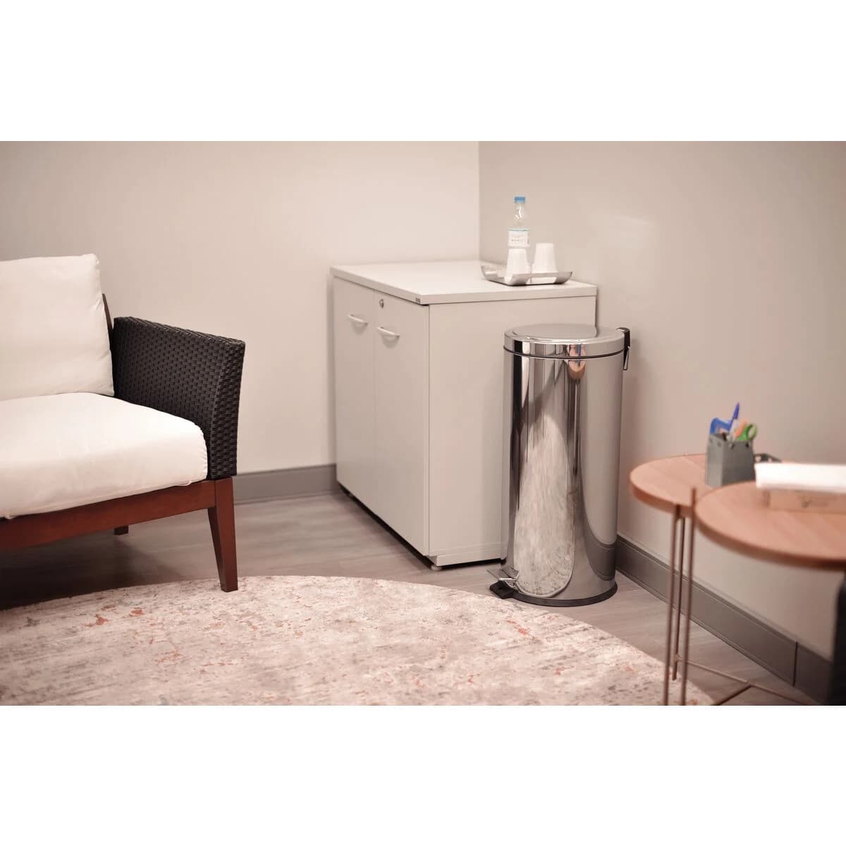 Basurero con pedal Tramontina Brasil de acero inoxidable 30 L — imagen 7 de 8