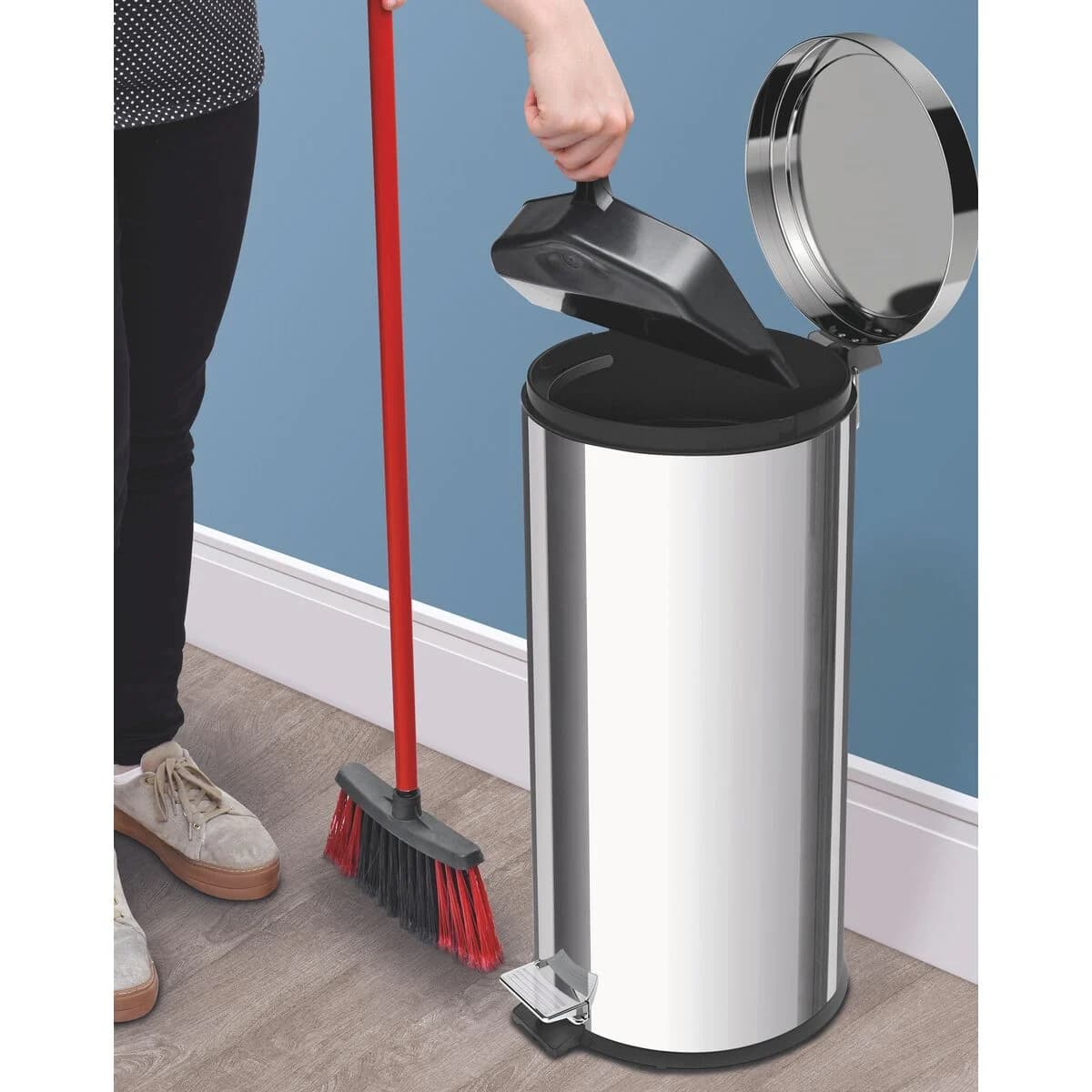 Basurero con pedal Tramontina Brasil de acero inoxidable 30 L — imagen 8 de 8