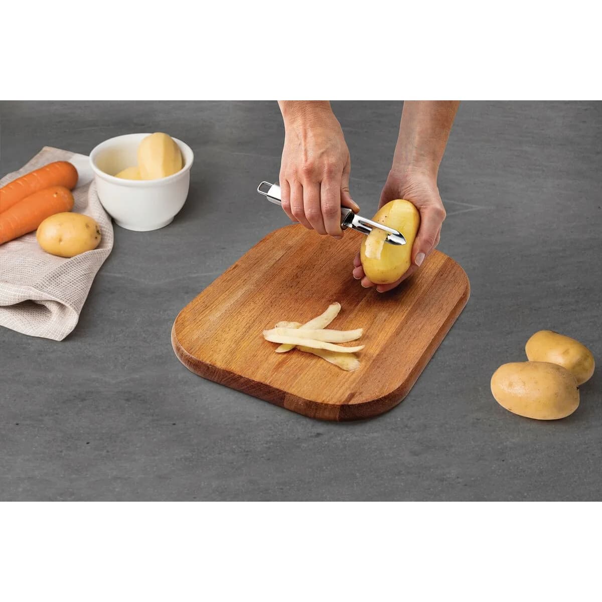Pelador de papas Tramontina Marffim de acero inoxidable 19.4 cm — imagen 5 de 5