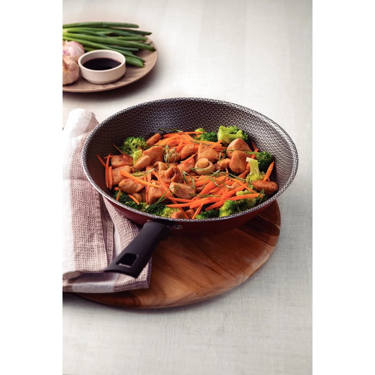 Sarten Wok Tramontina Teflon Antiadherente 28 Cm Loreto — imagen 4 de 4