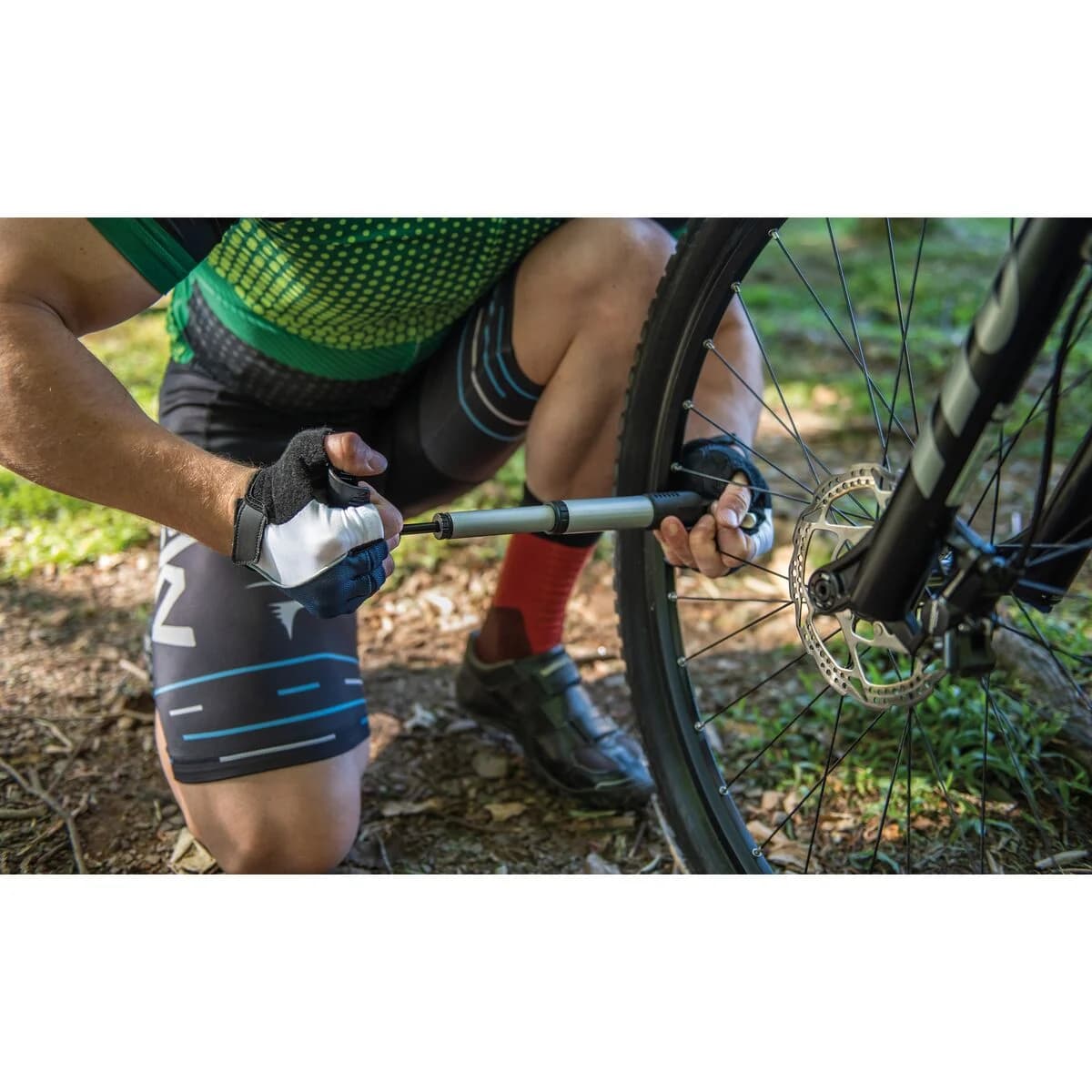 Inflador De Bicicleta Manual Tramontina 90 Psi Doble Valvula — imagen 4 de 5