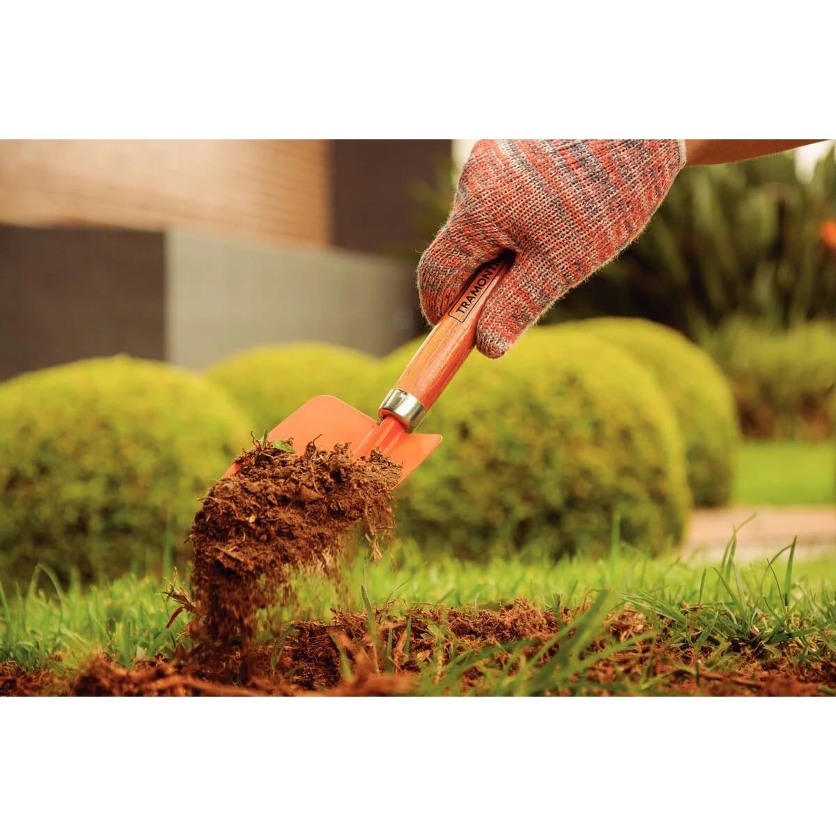 Pala De Metal Tramontina Jardineria Mango Madera 30 Cm — imagen 5 de 6
