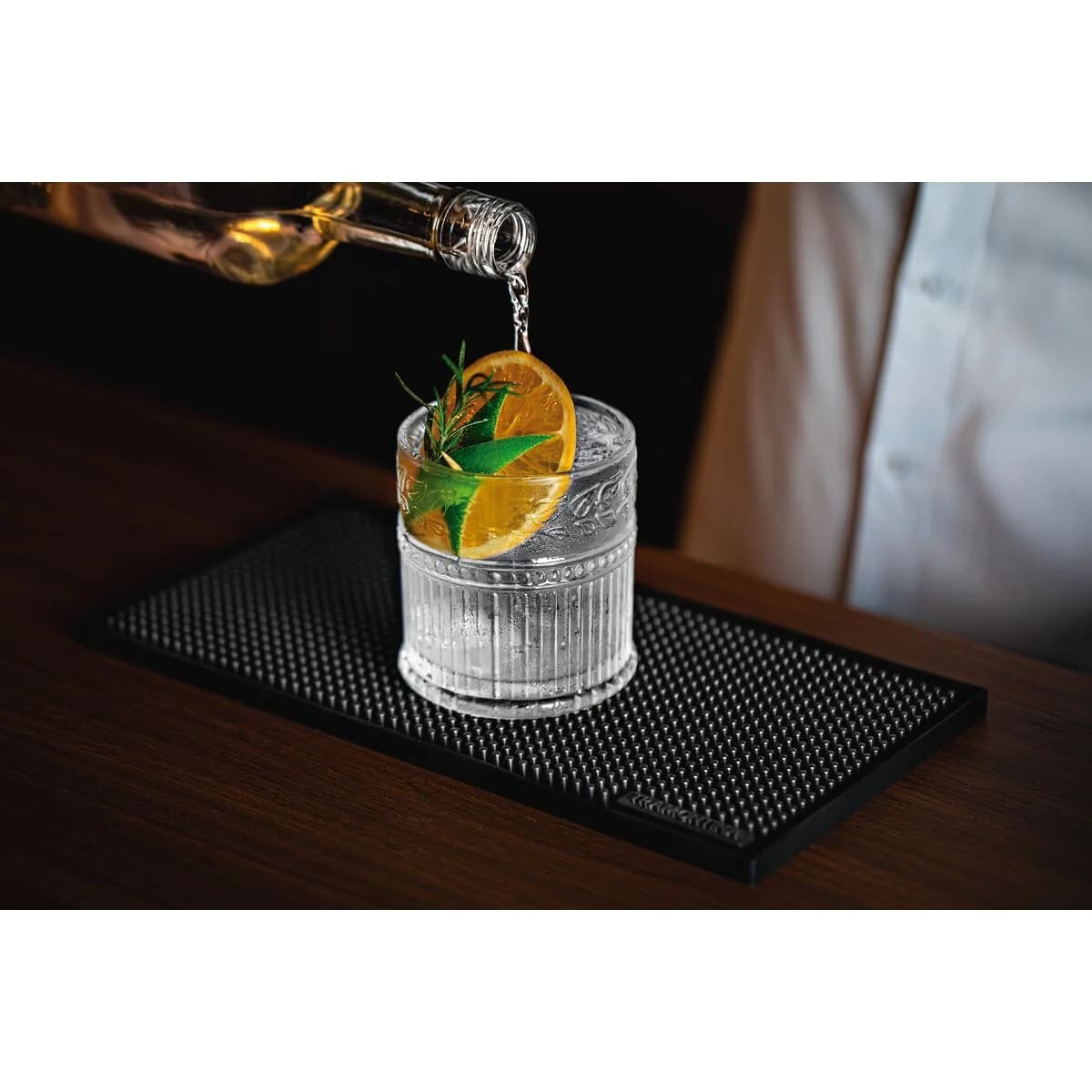 Alfombra De Cocteleria Barman Tramontina Pvc 15 Cm X 30 Cm — imagen 5 de 6
