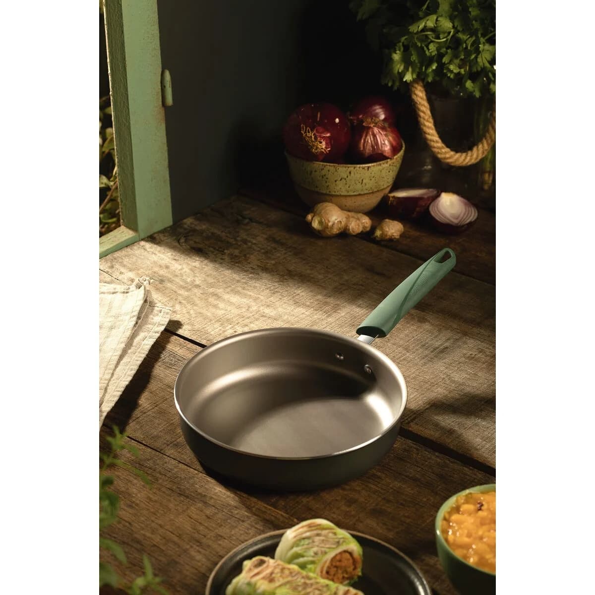 Sartén recta antiadherente Tramontina LYF 24 cm 2 L verde — imagen 3 de 4