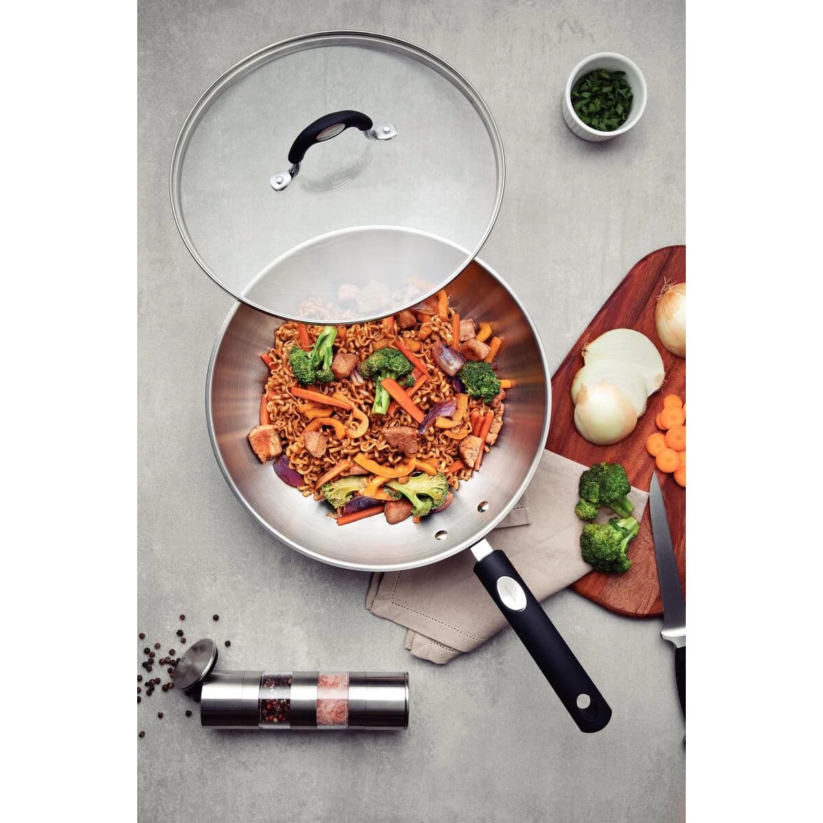 Wok Tramontina Induccion Acero Inox Solar 28 Cm Induccion — imagen 3 de 5