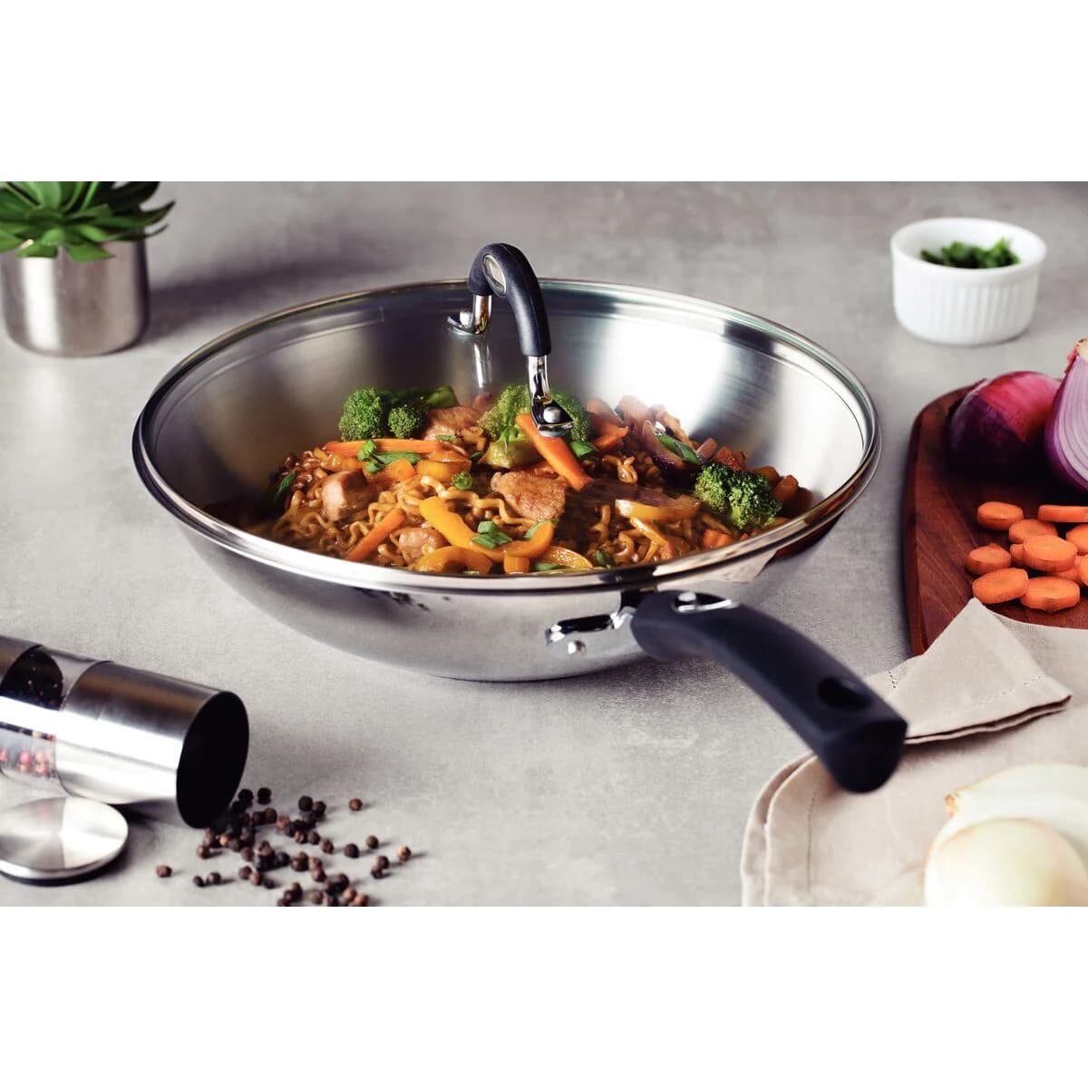 Wok Tramontina Induccion Acero Inox Solar 28 Cm Induccion — imagen 4 de 5