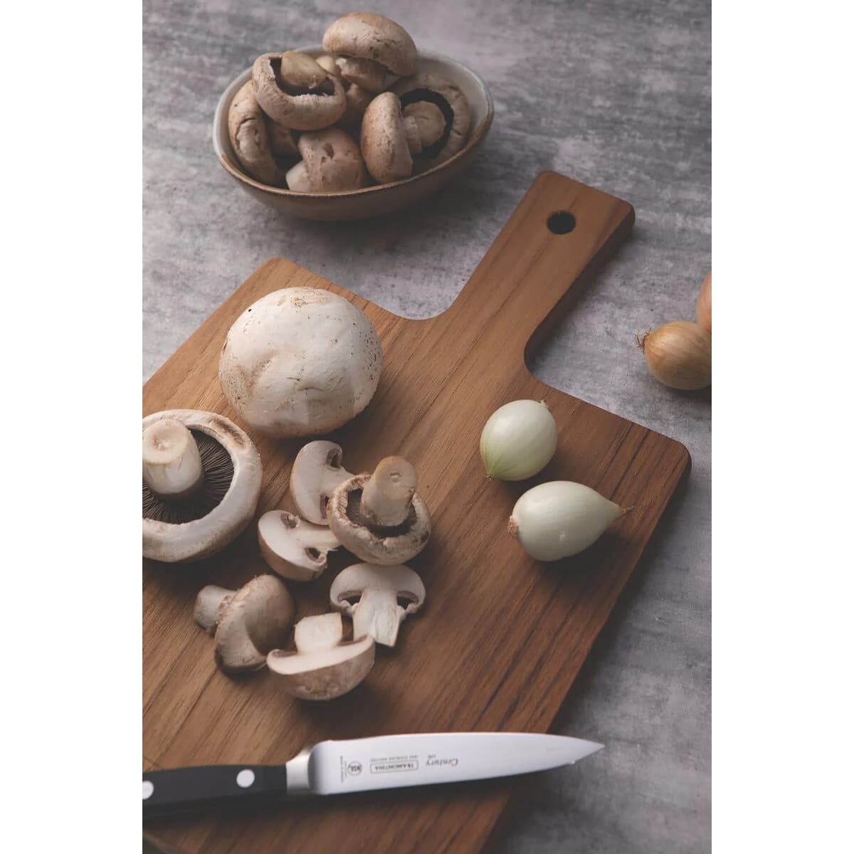 Tabla De Madera Tramontina Cocina Picar Teca Mango 34 Cm — imagen 2 de 4