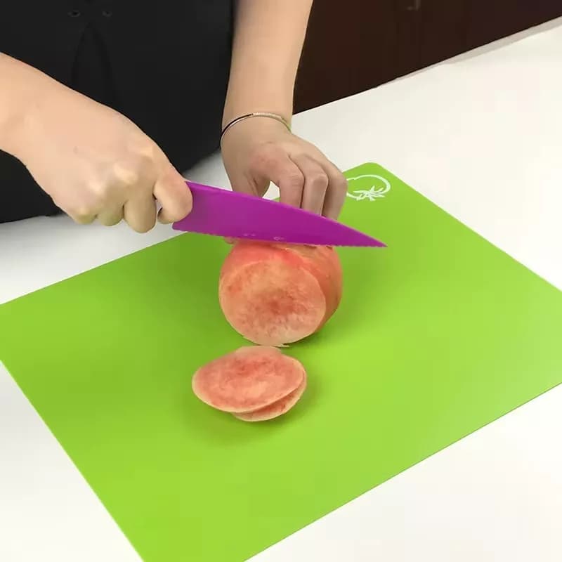 Cuchilla De Plástico Para Verduras Vegetales Tortas 29 Cm — imagen 4 de 5