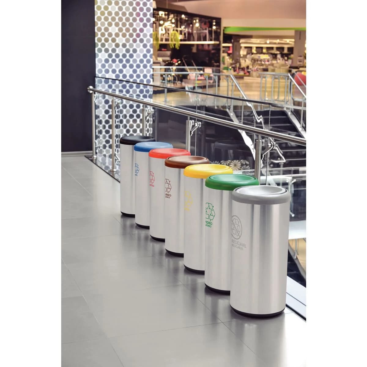 Basurero De Acero Inox Tramontina Piemonte Vaiven 40 L Negro — imagen 4 de 4