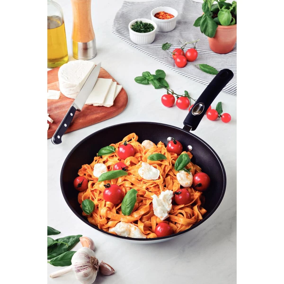 Wok Tramontina Silicone Induccion Triple Fondo 28 CM — imagen 5 de 5