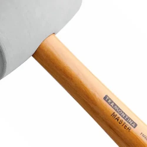 Martillo de goma blanca Tramontina Master 450 g con mango de madera — imagen 5 de 6
