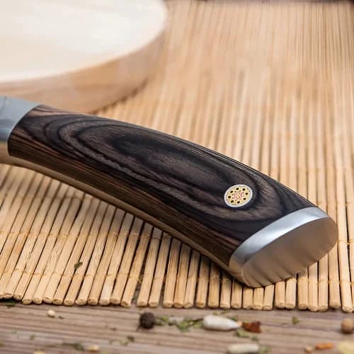 Cuchillo De Cocina 3 Claveles Sakura 12,5 Cm Mango De Madera — imagen 3 de 5