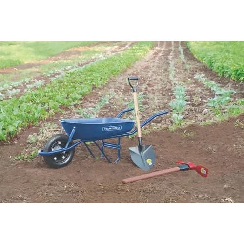 Carretilla metálica con rueda neumática Tramontina 50 L azul — imagen 3 de 9