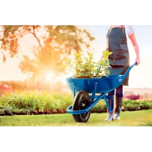 Carretilla metálica con rueda neumática Tramontina 50 L azul — imagen 6 de 9