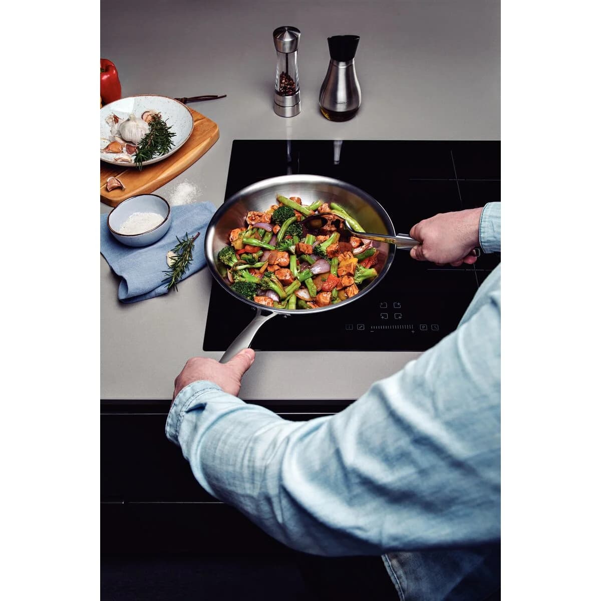 Wok Tramontina Grano Cuerpo Triple 28 cm 3,4 L Acero Inoxidable 18/10 — Apto Inducción — imagen 8 de 8